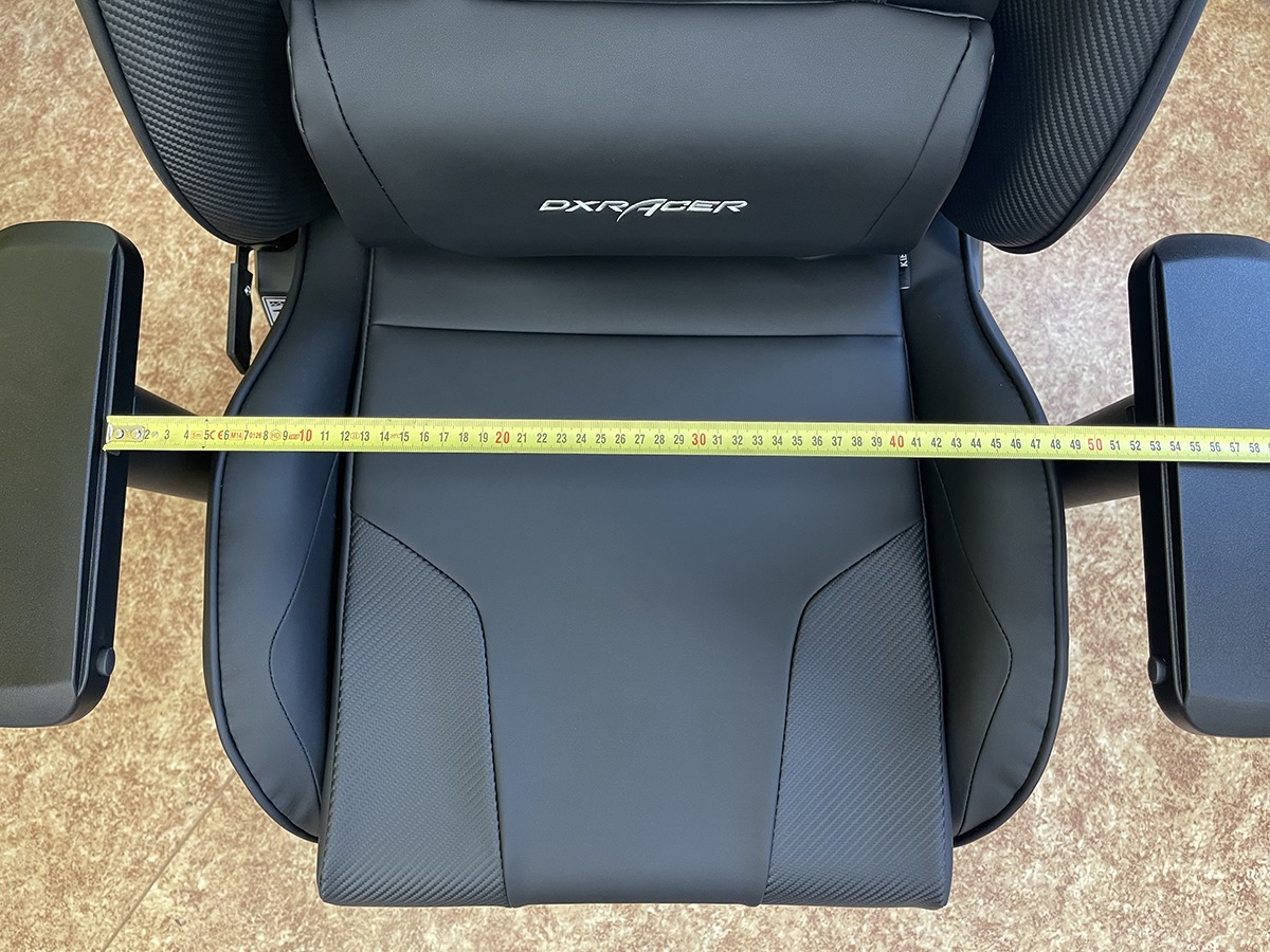 DXRacer King sedák